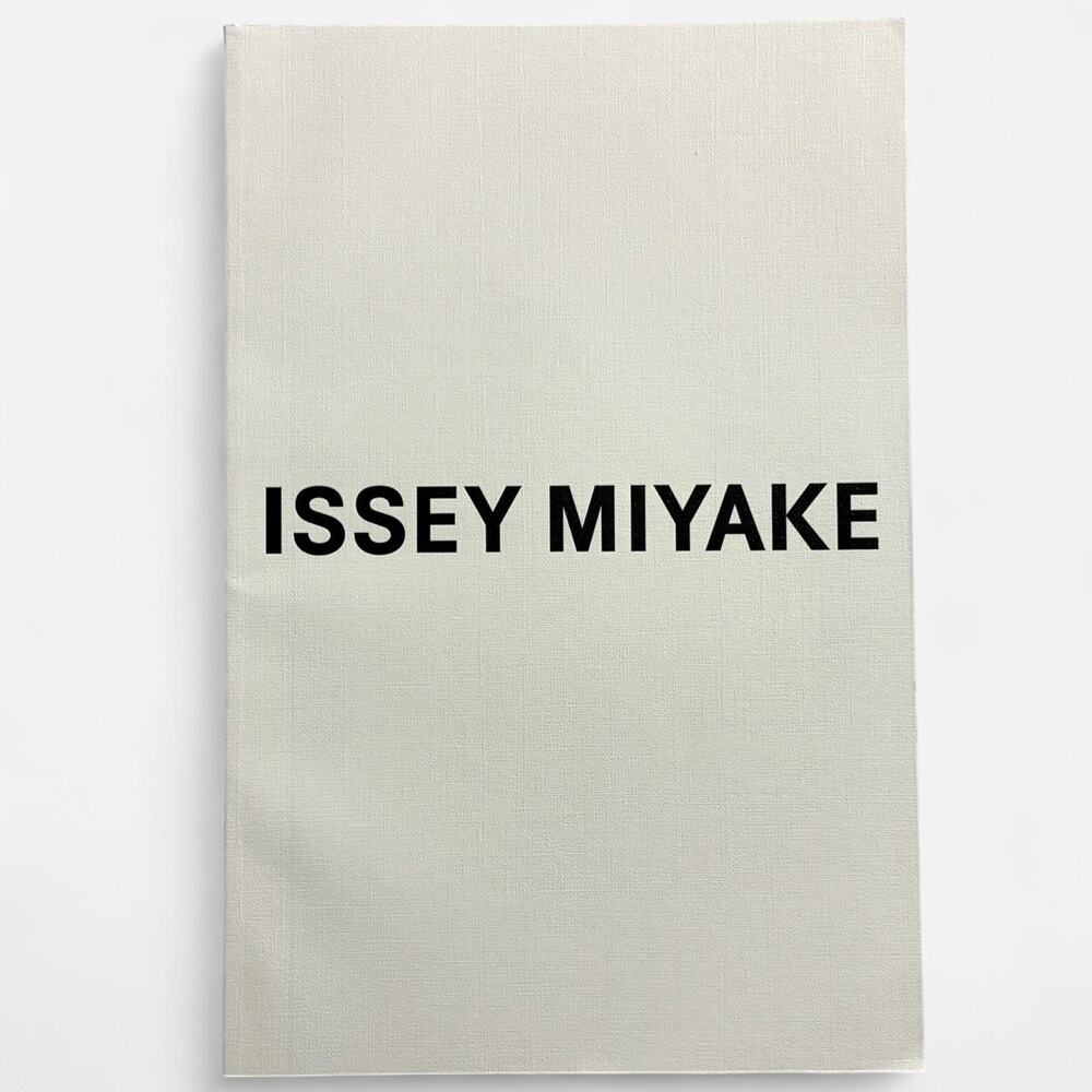 Issey Miyake autumn winter 2023-2024 look book catalog